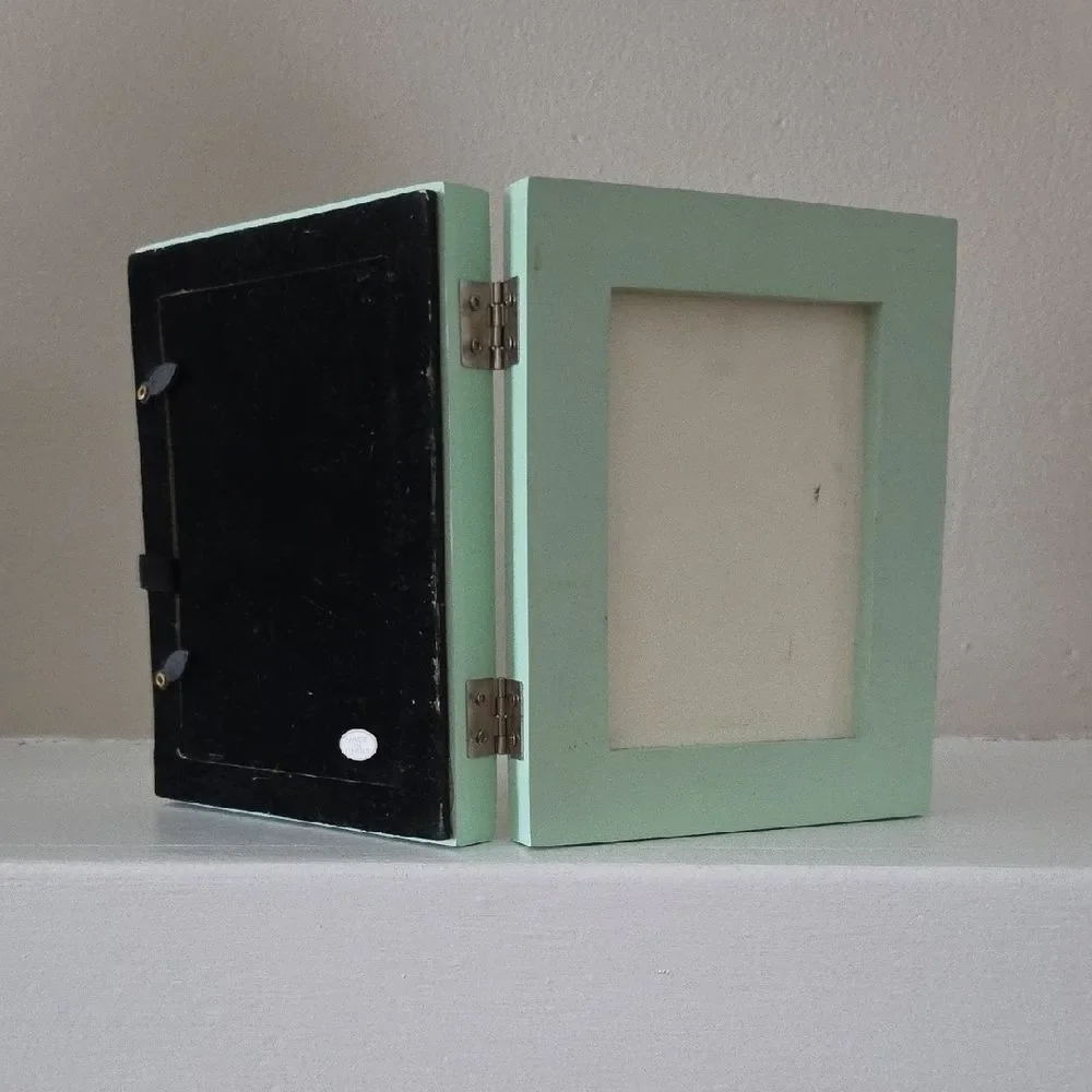 Raj Double Hinged Frame with Orchid Panel